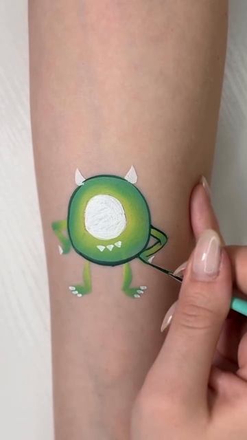 Рисуем с Анастасией Карпеевой Майка Вазовского 💛