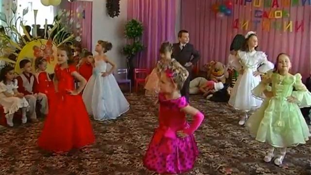Выпускной в Кривом Роге ДетСад 129 (ЛАСТОЧКА) 2011