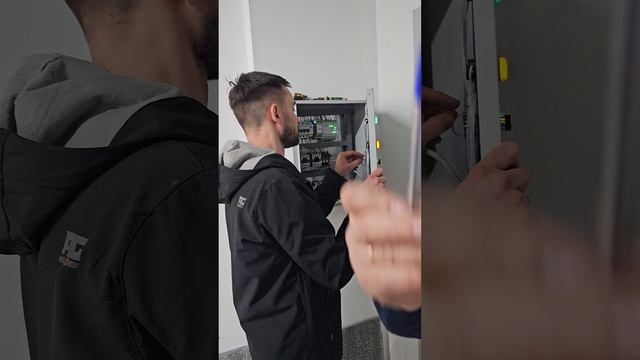кратко о тамбур-шлюзе, вентилятор, обратный клапан, двери, перегородки, освещение, работа