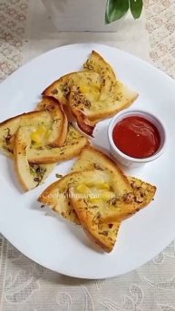 Stay Tuned for the Full Recipe #shorts #shortvideo #ytshorts #bread #food #garlic #trending #cheese