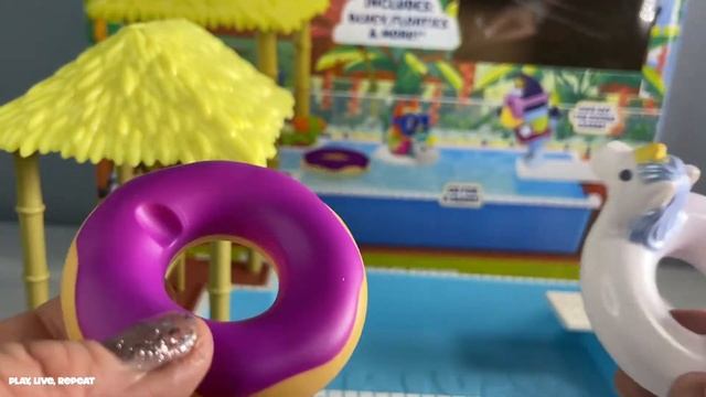 Bluey Pool Time Playset NEW TOYS Unboxing 2021 Bluey Disney Junior
