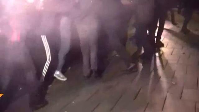 Столкновение около кабинет министров 24 11 2013  Хватит молчать Хватит бояться...