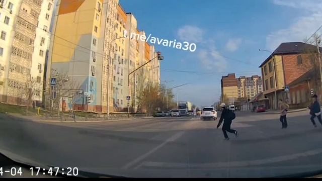 Чуть не сбил детей на Магнитогорской