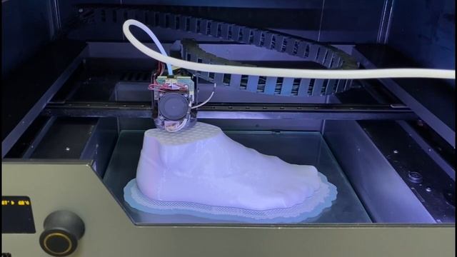 Печатаем на 3D-принтере мужскую стопу