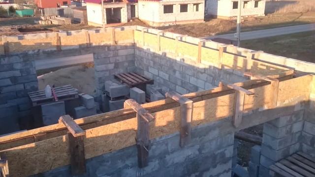 Опалубка армопояса.