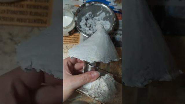 Как подготовить смесь для папье-маше и сам процесс создания домиков