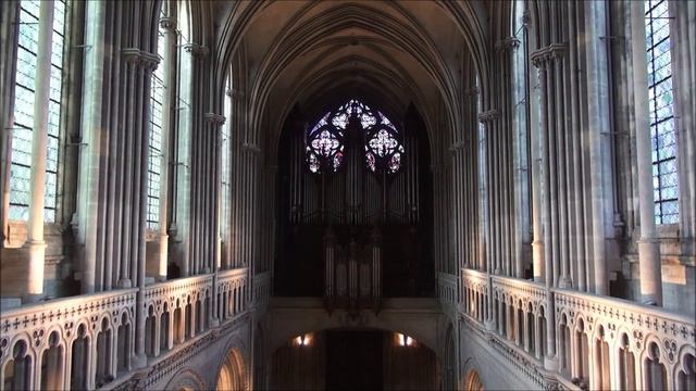 La Cathédrale Notre-Dame de Bayeux vue autrement...