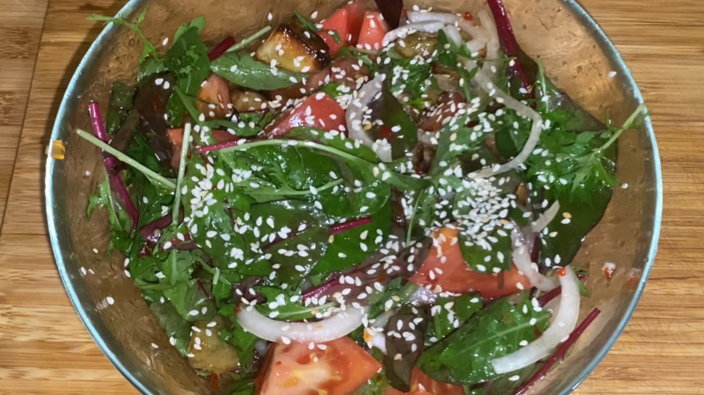 Простой и вкусный рецепт салата с баклажанами.