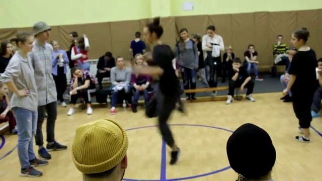 Круговое движение / Белая&Анка vs.Lolly Sun&Mitia