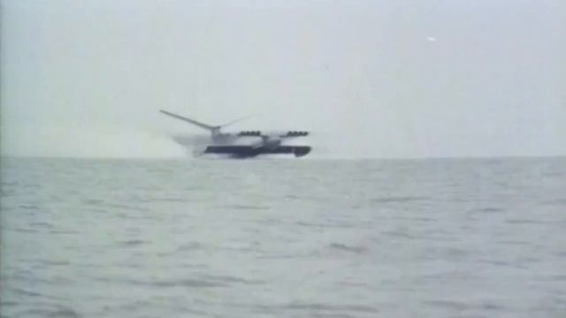 Экраноплан ЛУНЬ, такую дивную штуку разработали и создали в СССР.