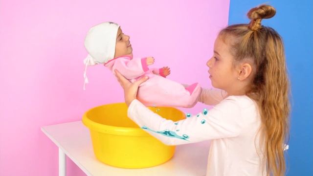 Arina and Mom found a doll  and pretends to be a parent