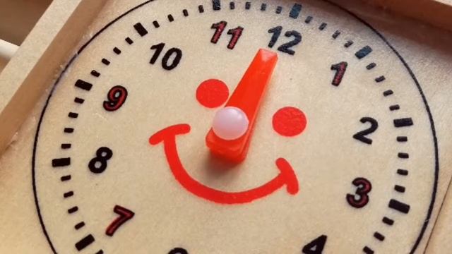 Игрушка из дерева «Юный счетовод»