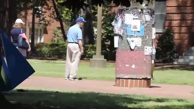 Молча раздаю по $10,000 случайным прохожим! Mr.Beast. Мистер Бист