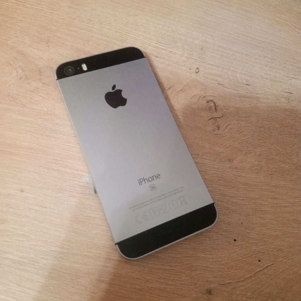 купил с авито iphone SE первого поколения 
 горит яблоко не входит в DFU режим
пишите в комменты