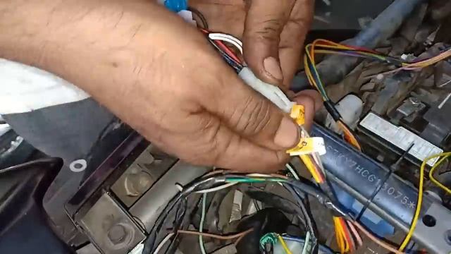 UNBOXING AND INSTALLING ROOTS GLADIATOR II SECURITY SYSTEM IN BAJAJ DOMINAR 400.