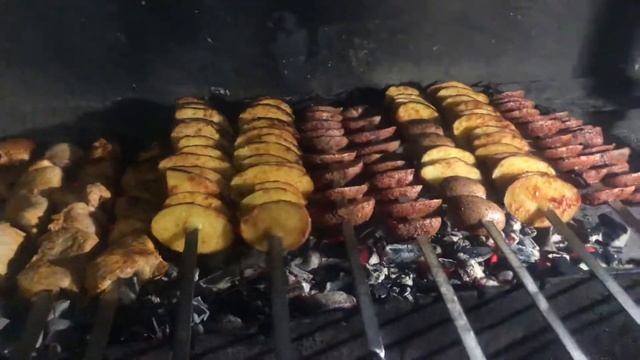 Жарим мясо свинина и картошечку