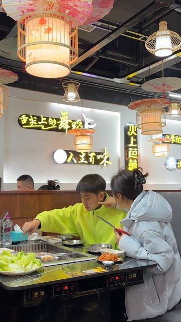 带胖胖吃烤肉，肉眼可见的长这么高了！#shorts#美食#烤肉