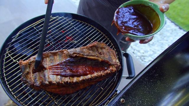 Смачнючі ребра з соусом BBQ на грилі