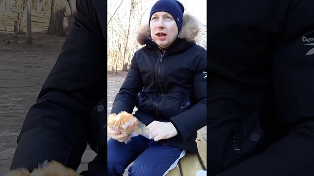 Захотел покушать на природе булочки вкусные. Вы любите кушать на природе?