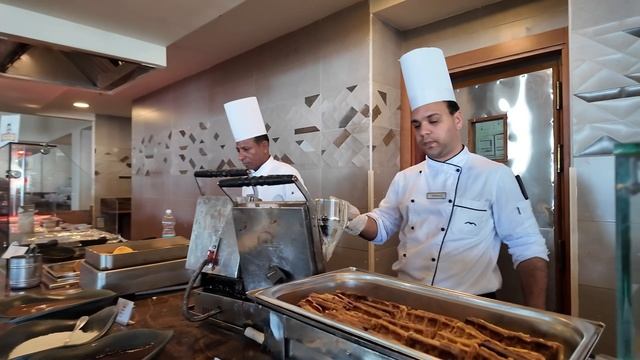 ЕГИПЕТ /ЗАВТРАК В ОТЕЛЕ PICKALBATROS ROYALGRAND RESORT/ ШВЕДСКИЙ СТОЛ