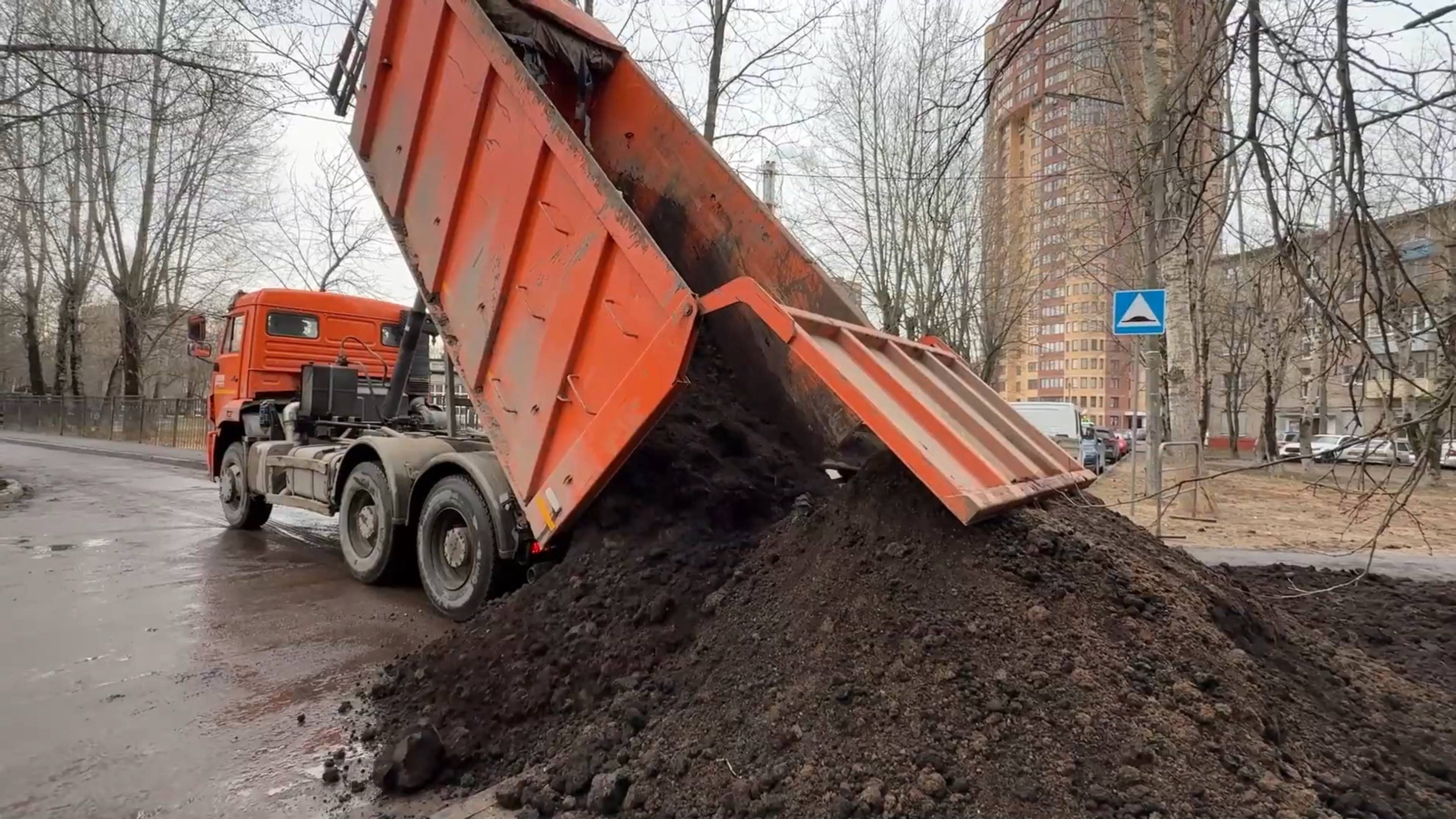 В Реутове приступили к благоустройству территории после ремонта теплосетей 03.03.2025