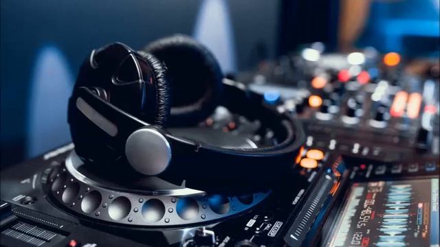 Huggotron - Superboy(Original mix) 2006 mp3