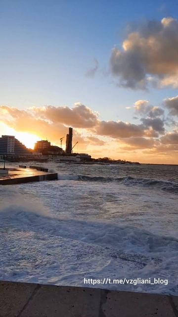 Закат в Севастополе, Республика Крым🌅🌊https://t.me/vzgliani_blog #travel #видео #aesthetic  #sunse