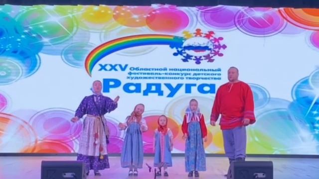 семья Седых, песня "Провожала сына мать"