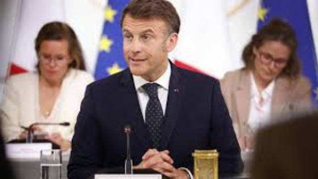 Франция решила прекратить все инвестиции в Соединенные Штаты