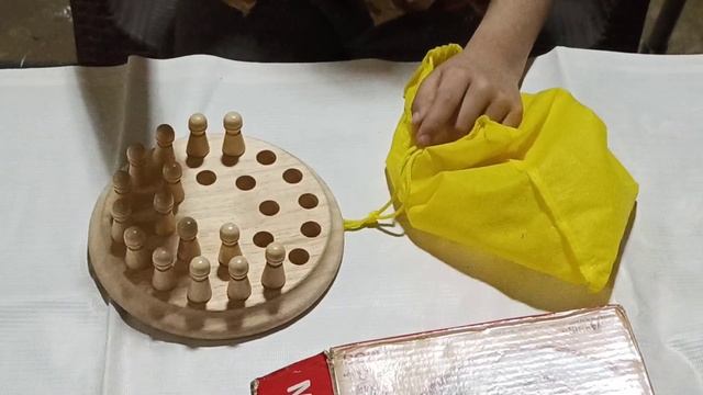 How to play memory Chess game