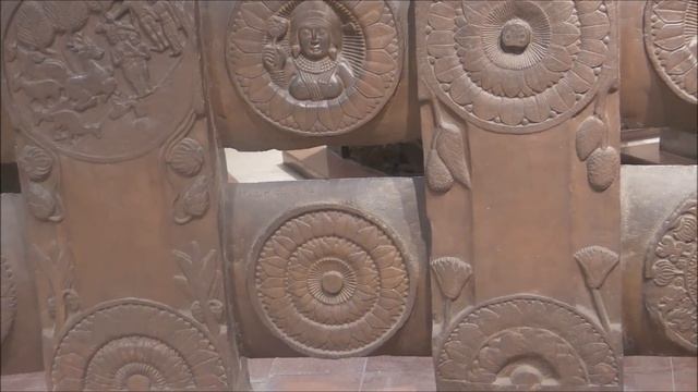 பர்குட் தூண்கள் (Bharhut stupa)