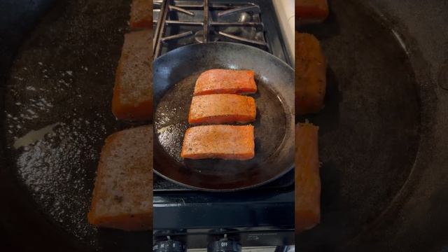Chipotle garlic salmon recipe