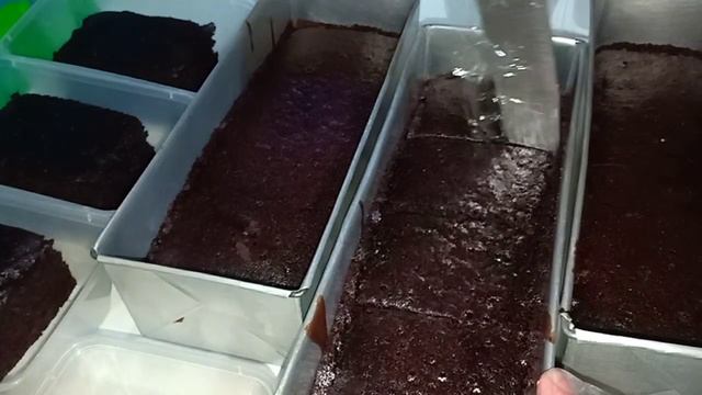 HOW MAKE YOUR KNIFE NON STICK WHEN YOU SLICE A CAKE | Chochon Cakes