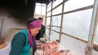 TANDIRCHI AYOL - Termizlik tandir go`sht pishiruvchi ayolga "HAMROH" bo`lamiz