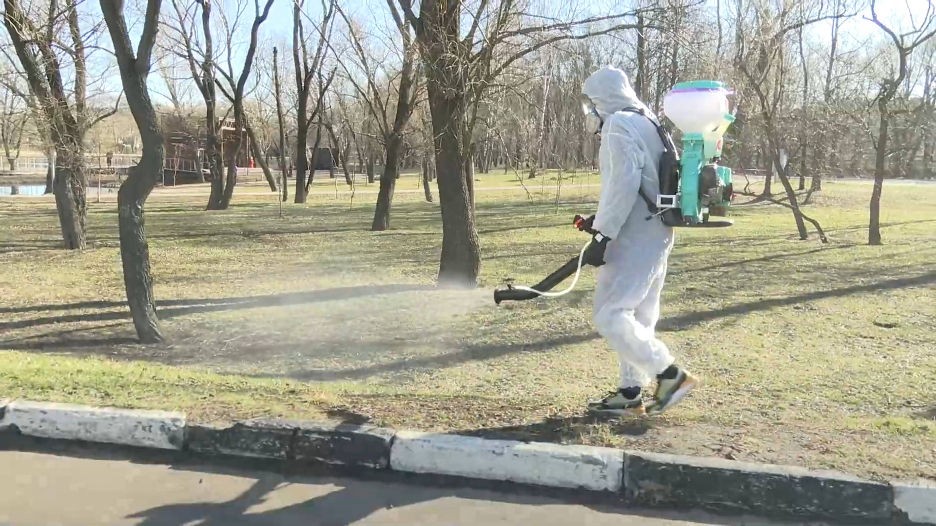 В Реутове провели акарицидную и ларвицидную обработку парков и скверов 03.03.2025