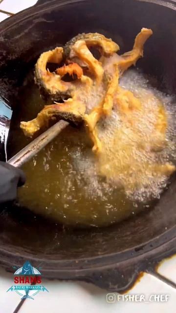 Жареная рыба, qovurilgan sazan