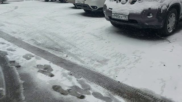 Москва 6 апреля в снегу