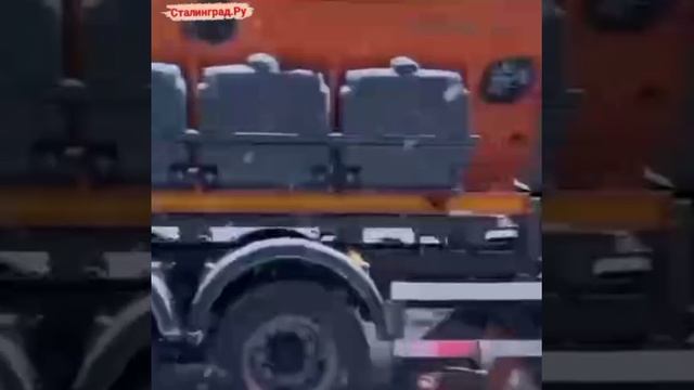 Уборочная техника на дорогах Москвы. Сегодня их чистят весь день