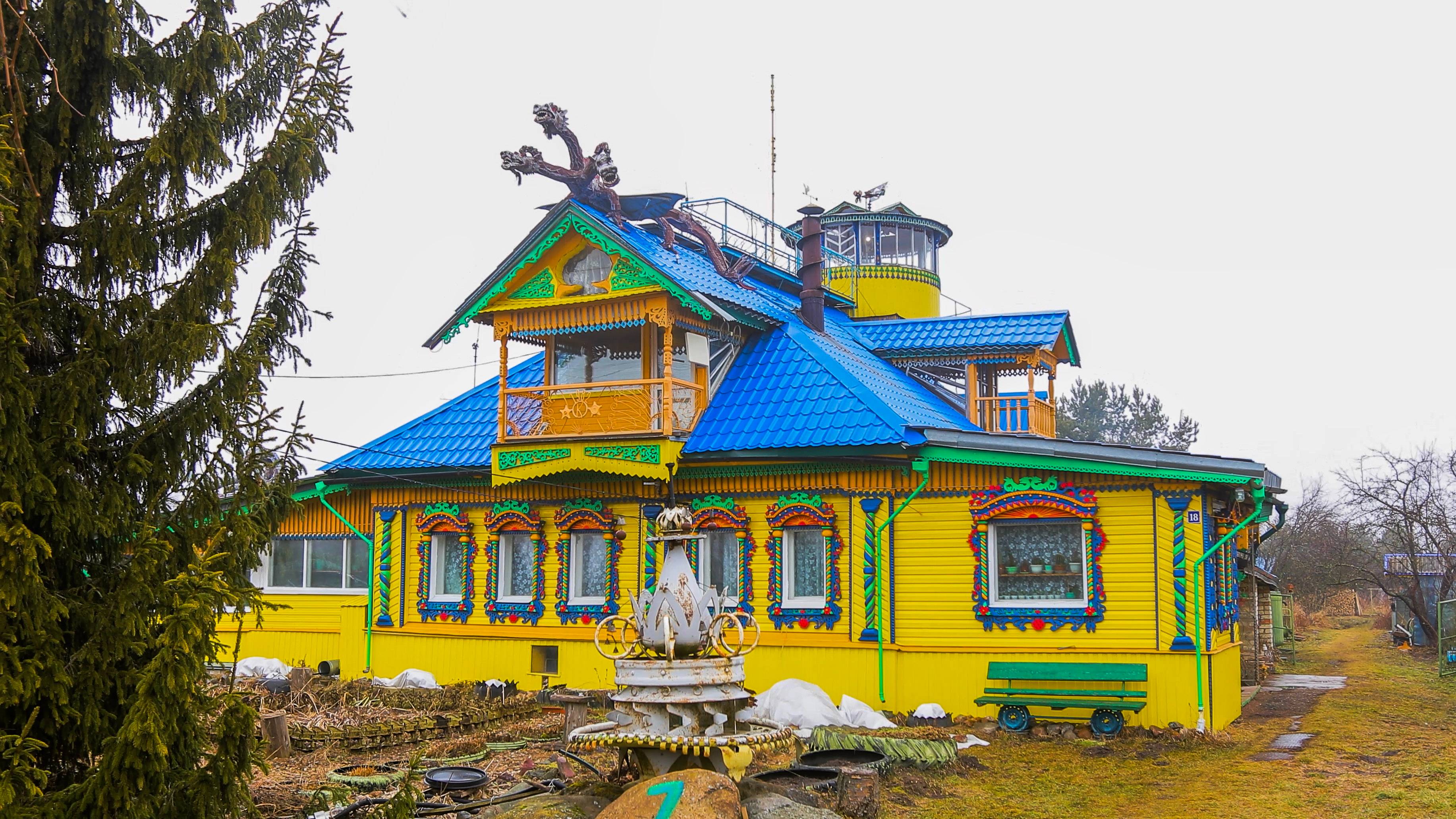 Дом с драконом в д. Дурасово