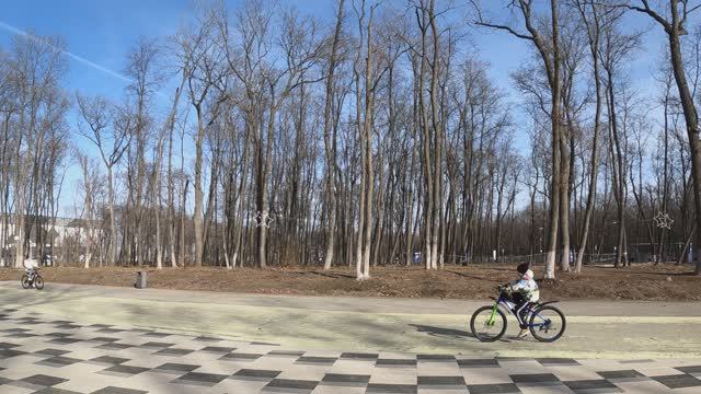 Самара Арены в 4K | Последние следы зимы