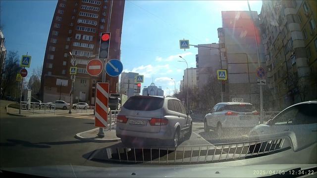 05.04.2025 в 12:34 водители на автомобилях: GAC GS8, г/н А072АА163; SSАNGУОNG КУRОN II, г/н О631РО16