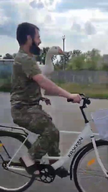 В сети форсят случай мародерства в Курской области. Судя по всему видео снято ещё в августе того год