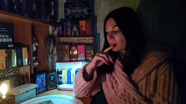 📌ЗА ЧТО ОНА СЕБЯ РУГАЕТ #таро для мужчин