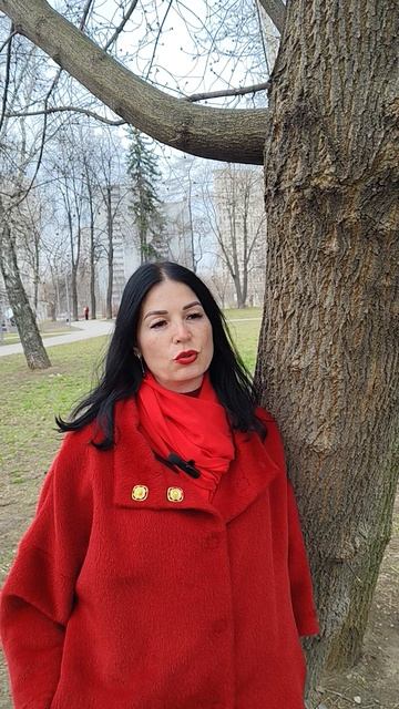 📌ЕСТЬ ЛИ У ВАС СОПЕРНИК📌 ЧЕМ ОН ЕЁ ПРИВЛЁК #таро для мужчин