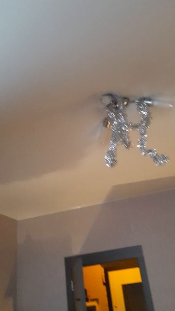 150л. воды на потолке😳