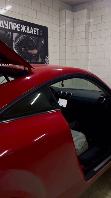 Audi TT. Машина-легенда или нет? Установили магнитолу и камеру заднего вида в Предел авто.