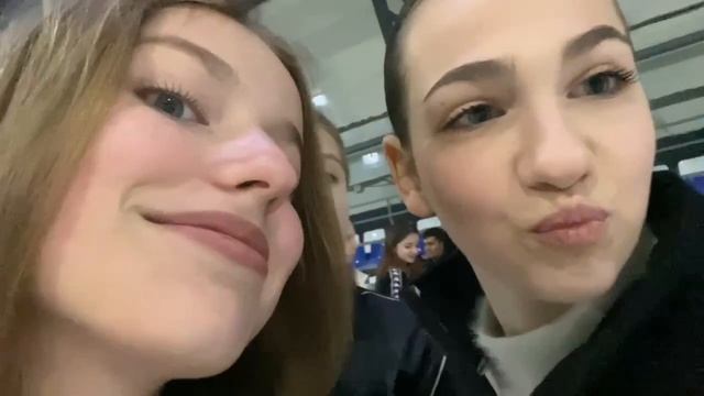 ПОХОД НА КАТОК! ВЛОГ