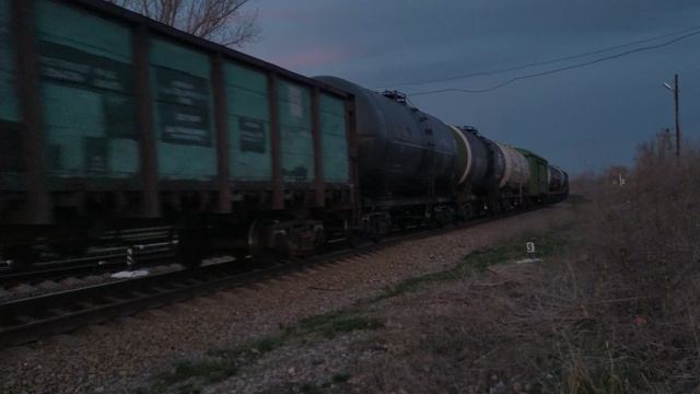 2ТЭ116у - 0238 с грузовым поездом.