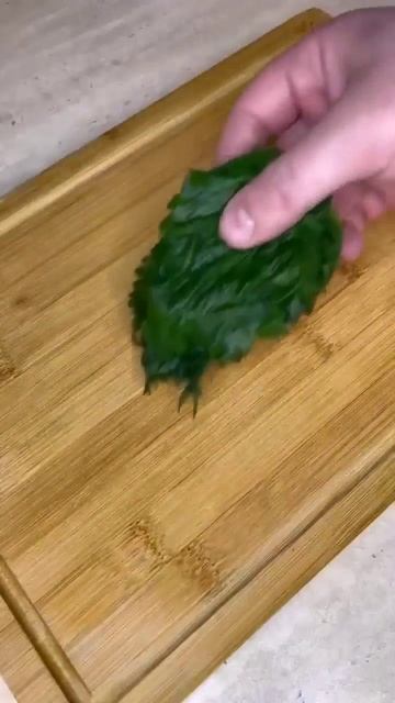 Весна на пороге! Вспоминаем, как готовить суп из крапивы и мяса! 🥬