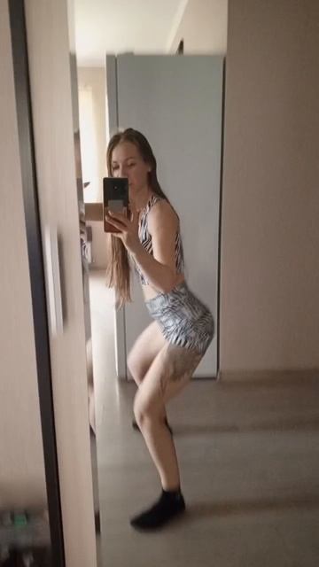 Присяды дома, держим мышцы в тонусе